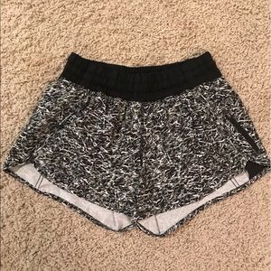 Lululemon tracker shorts